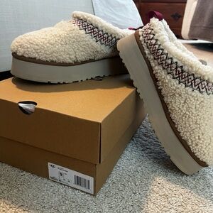 Ugg tazz maxi curly slide in ivory